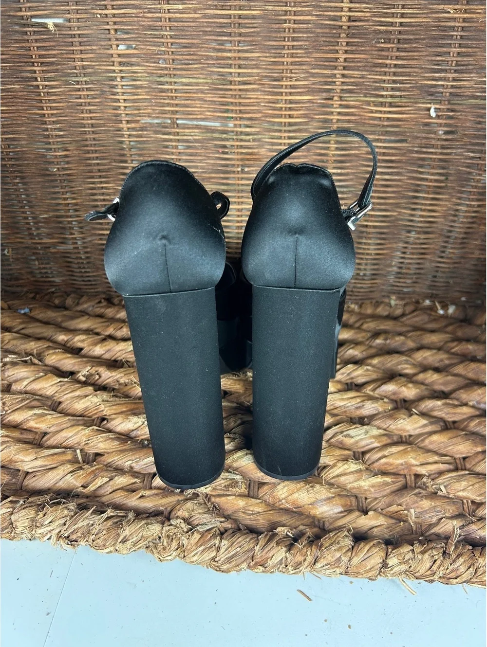 Giana Bini Black platform Mary Jane heels